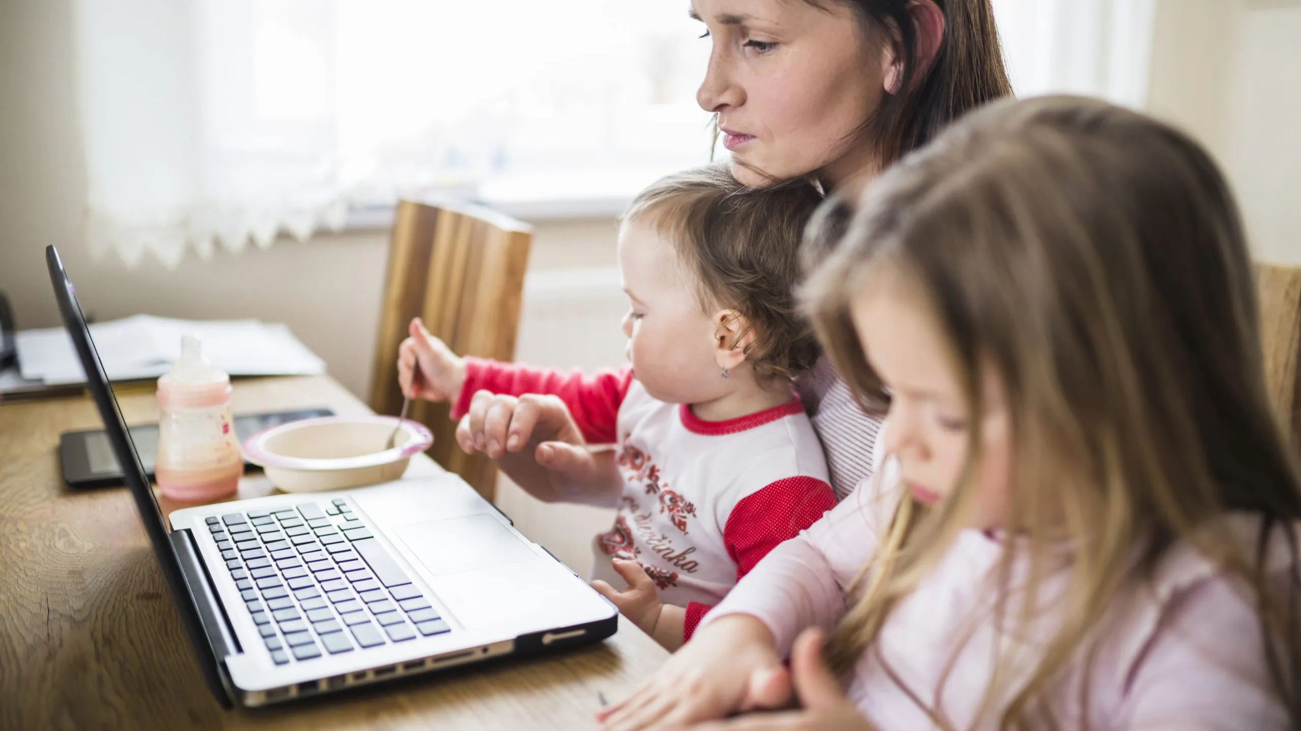Best Online Childcare Courses in UK for Career Starters