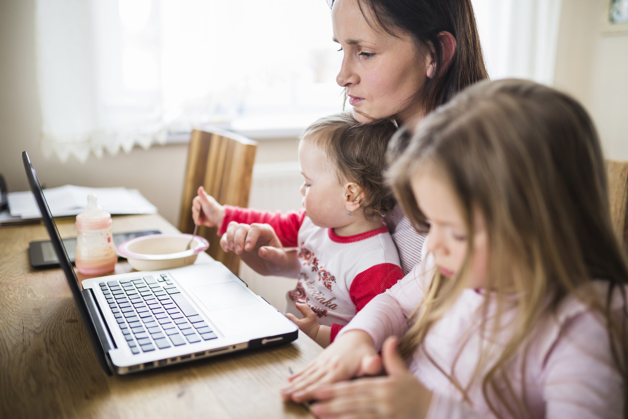Study Online Classes for Daycare in London and Birmingham Today